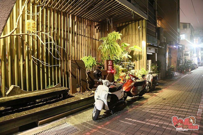 【台南美食】台南最浮誇的泰式料理店，親愛的我把整個泰國都搬來台南了：Nest de 后院泰式餐廳 - 熱血玩台南。跳躍新世界