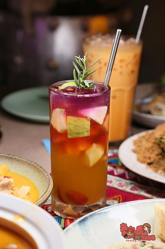 【台南美食】台南最浮誇的泰式料理店，親愛的我把整個泰國都搬來台南了：Nest de 后院泰式餐廳 - 熱血玩台南。跳躍新世界