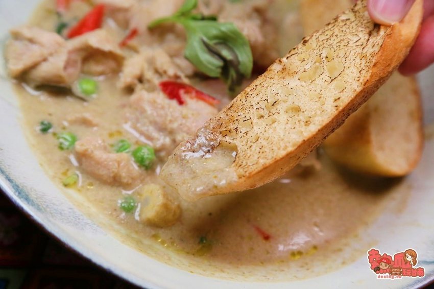 【台南美食】台南最浮誇的泰式料理店，親愛的我把整個泰國都搬來台南了：Nest de 后院泰式餐廳 - 熱血玩台南。跳躍新世界