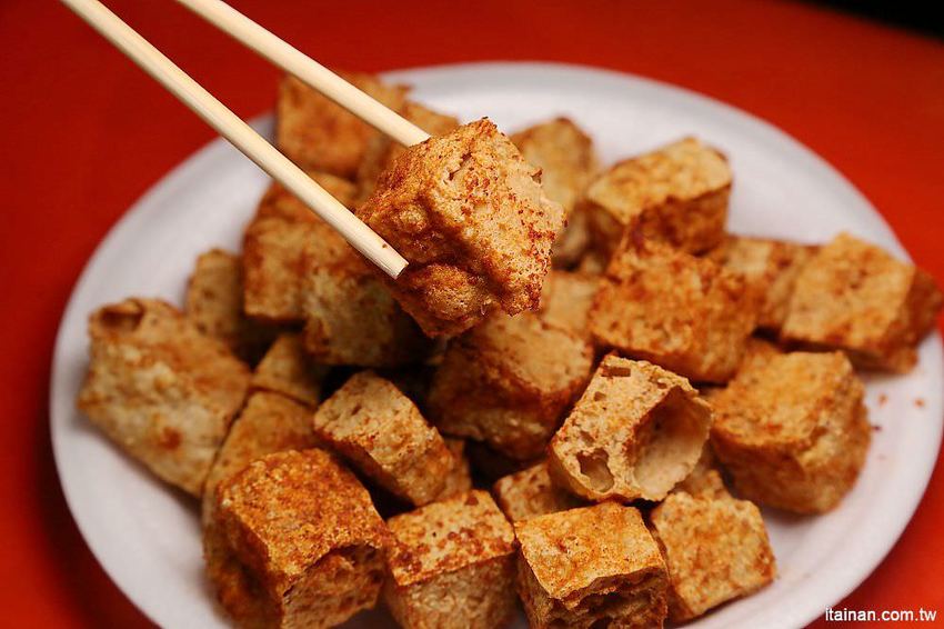 台南夜市小吃|清葉鹽酥臭豆腐~仁德太子廟夜市人氣攤~鹽酥、醬油泡菜兩吃ㄟ臭豆腐,有六種口味! - 台南好Food遊