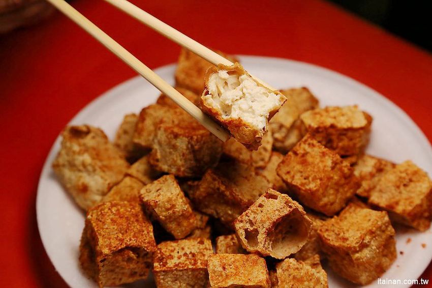 台南夜市小吃|清葉鹽酥臭豆腐~仁德太子廟夜市人氣攤~鹽酥、醬油泡菜兩吃ㄟ臭豆腐,有六種口味! - 台南好Food遊