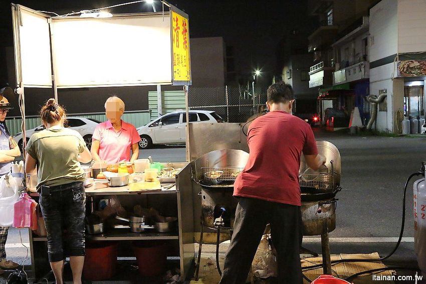 台南夜市小吃|清葉鹽酥臭豆腐~仁德太子廟夜市人氣攤~鹽酥、醬油泡菜兩吃ㄟ臭豆腐,有六種口味! - 台南好Food遊