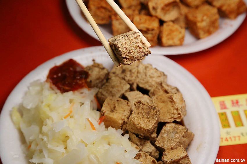 台南夜市小吃|清葉鹽酥臭豆腐~仁德太子廟夜市人氣攤~鹽酥、醬油泡菜兩吃ㄟ臭豆腐,有六種口味! - 台南好Food遊