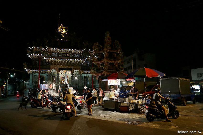 台南夜市小吃|清葉鹽酥臭豆腐~仁德太子廟夜市人氣攤~鹽酥、醬油泡菜兩吃ㄟ臭豆腐,有六種口味! - 台南好Food遊