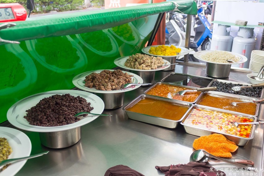 高雄苓雅︱永久八寶冰熱湯圓 光華夜市,秋冬限定超大顆白拋拋幼咪咪鮮肉湯圓!!