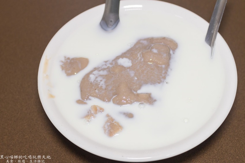 高雄苓雅︱永久八寶冰熱湯圓 光華夜市,秋冬限定超大顆白拋拋幼咪咪鮮肉湯圓!!