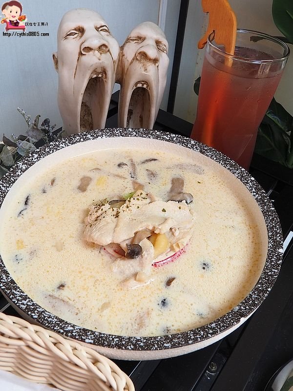 桃園藝文特區美食-義匠義式湯麵-誰說義大利麵只能做乾的，可以當做湯麵的義大利麵也好優啊  (邀約) @民宿女王芽月-美食.旅遊.全台趴趴走