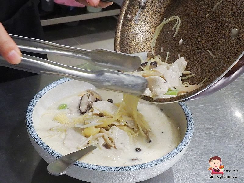 桃園藝文特區美食-義匠義式湯麵-誰說義大利麵只能做乾的，可以當做湯麵的義大利麵也好優啊  (邀約) @民宿女王芽月-美食.旅遊.全台趴趴走