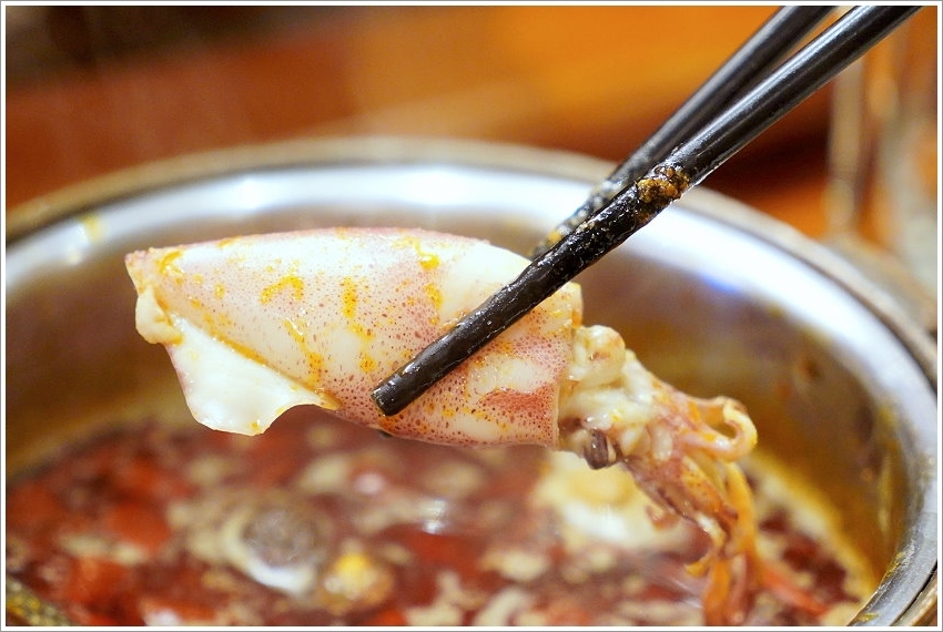 【五股美食】菊芊會館．超浮誇鍋物、桌菜宴席料理，邊吃火鍋邊唱歌的包廂式服務!