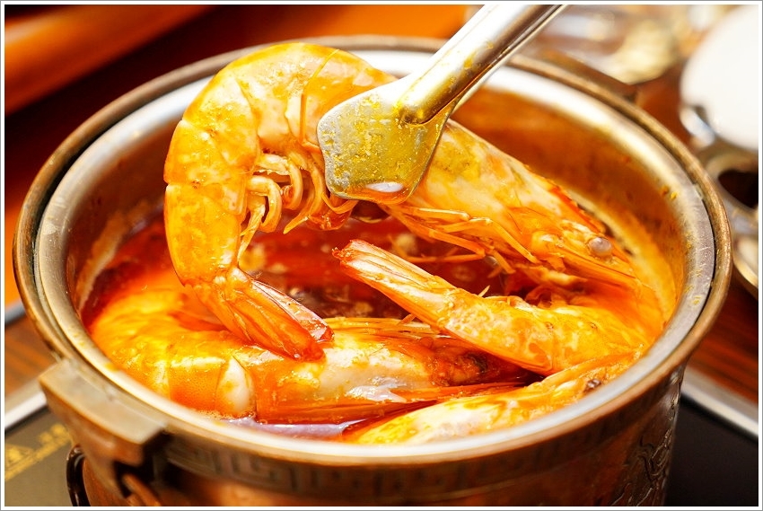 【五股美食】菊芊會館．超浮誇鍋物、桌菜宴席料理，邊吃火鍋邊唱歌的包廂式服務!