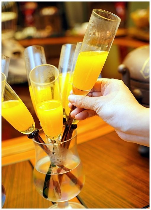 【五股美食】菊芊會館．超浮誇鍋物、桌菜宴席料理，邊吃火鍋邊唱歌的包廂式服務!