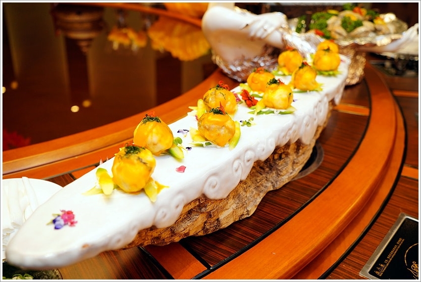 【五股美食】菊芊會館．超浮誇鍋物、桌菜宴席料理，邊吃火鍋邊唱歌的包廂式服務!