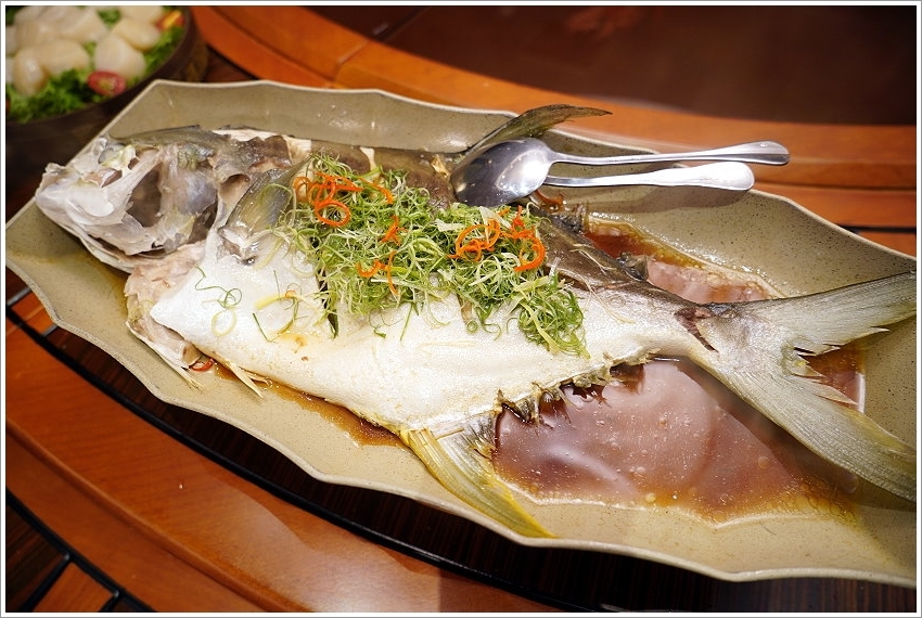 【五股美食】菊芊會館．超浮誇鍋物、桌菜宴席料理，邊吃火鍋邊唱歌的包廂式服務!