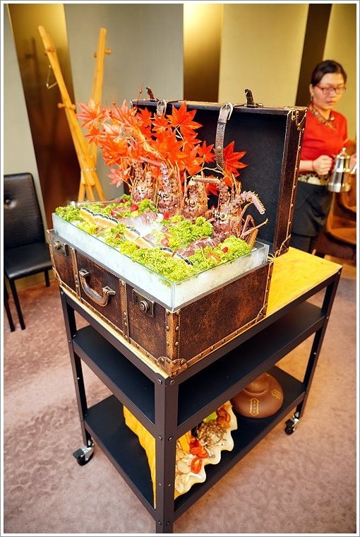 【五股美食】菊芊會館．超浮誇鍋物、桌菜宴席料理，邊吃火鍋邊唱歌的包廂式服務!