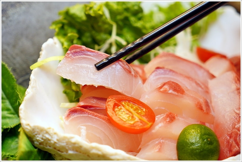 【五股美食】菊芊會館．超浮誇鍋物、桌菜宴席料理，邊吃火鍋邊唱歌的包廂式服務!