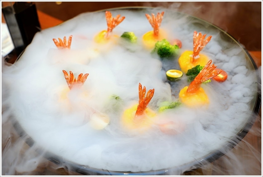 【五股美食】菊芊會館．超浮誇鍋物、桌菜宴席料理，邊吃火鍋邊唱歌的包廂式服務!