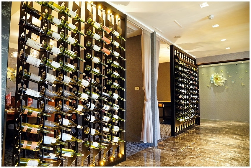 【五股美食】菊芊會館．超浮誇鍋物、桌菜宴席料理，邊吃火鍋邊唱歌的包廂式服務!