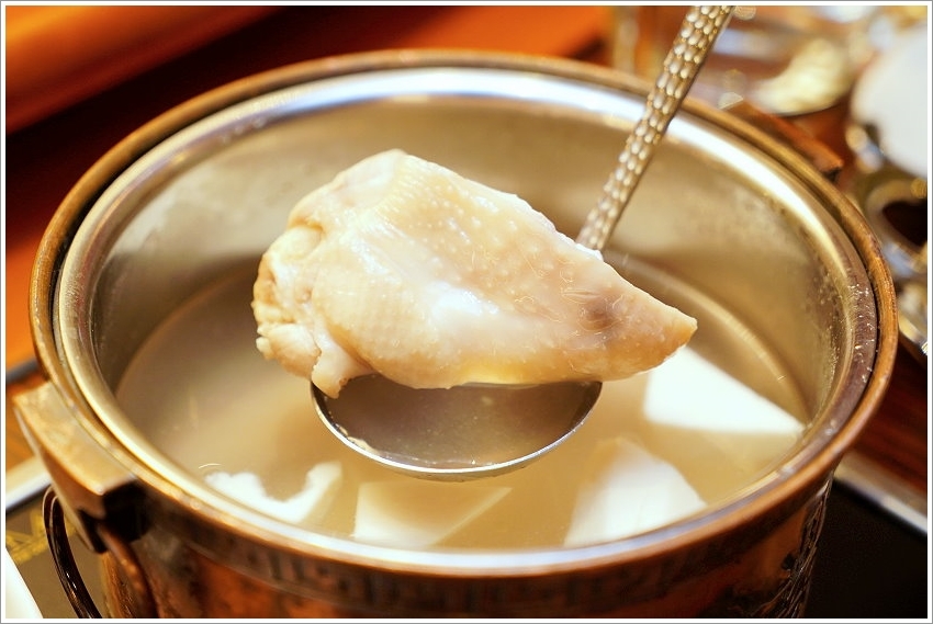 【五股美食】菊芊會館．超浮誇鍋物、桌菜宴席料理，邊吃火鍋邊唱歌的包廂式服務!