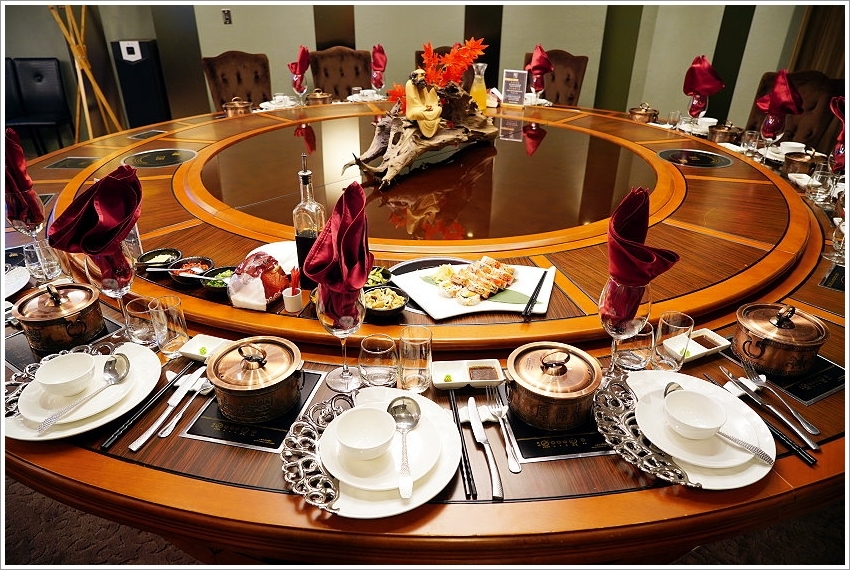 【五股美食】菊芊會館．超浮誇鍋物、桌菜宴席料理，邊吃火鍋邊唱歌的包廂式服務!