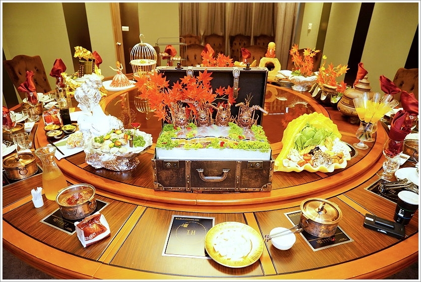 【五股美食】菊芊會館．超浮誇鍋物、桌菜宴席料理，邊吃火鍋邊唱歌的包廂式服務!