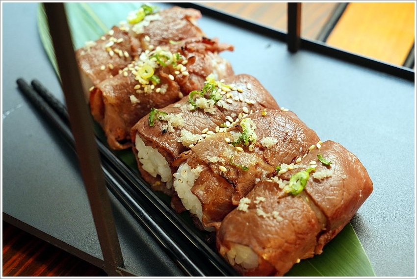 【五股美食】菊芊會館．超浮誇鍋物、桌菜宴席料理，邊吃火鍋邊唱歌的包廂式服務!