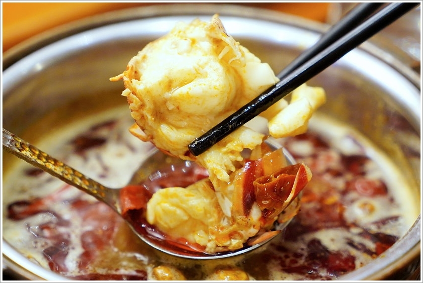 【五股美食】菊芊會館．超浮誇鍋物、桌菜宴席料理，邊吃火鍋邊唱歌的包廂式服務!