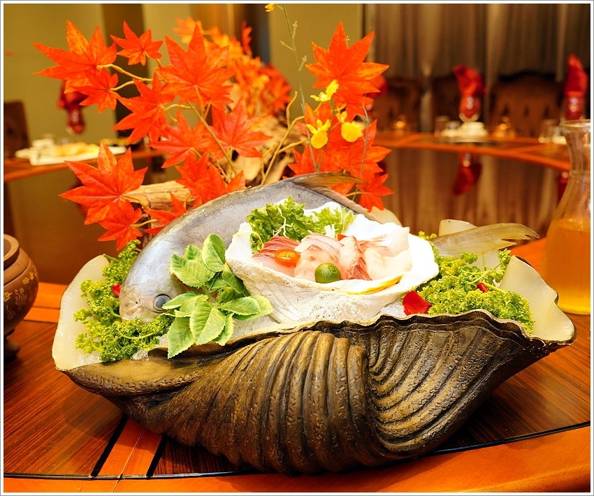 【五股美食】菊芊會館．超浮誇鍋物、桌菜宴席料理，邊吃火鍋邊唱歌的包廂式服務!