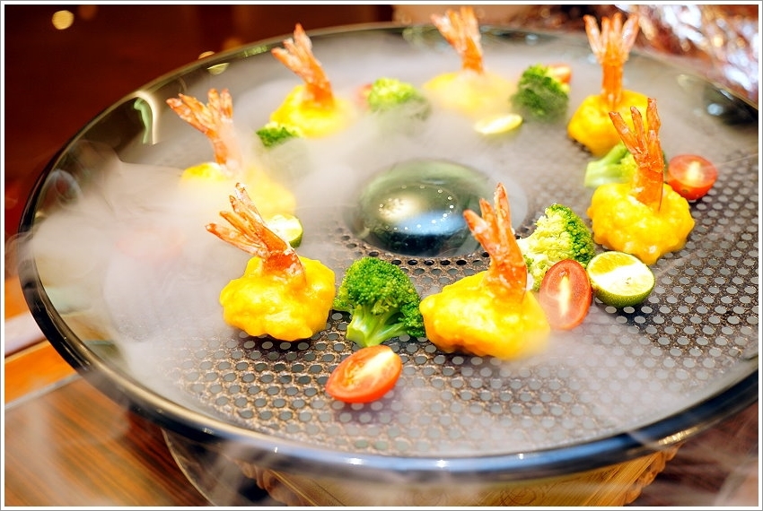 【五股美食】菊芊會館．超浮誇鍋物、桌菜宴席料理，邊吃火鍋邊唱歌的包廂式服務!