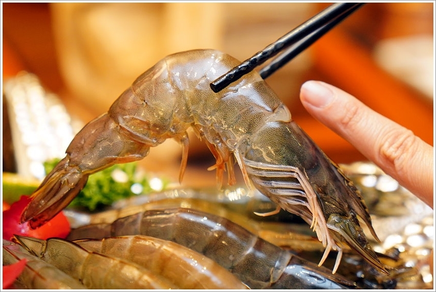 【五股美食】菊芊會館．超浮誇鍋物、桌菜宴席料理，邊吃火鍋邊唱歌的包廂式服務!