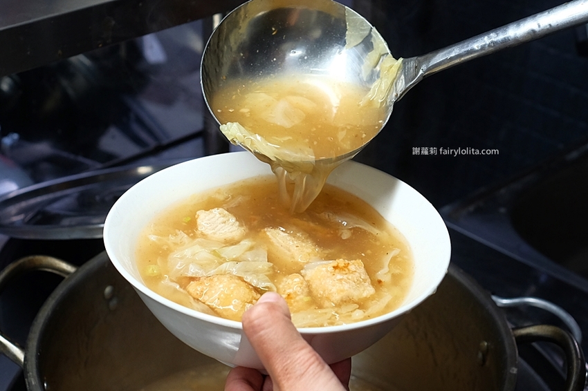 仁傑土魠魚羹。每日狂銷上百碗，店家一開就客滿，隱身藏巷弄、這家只有在地人才知道！ @蹦啾♥謝蘿莉 La vie heureuse