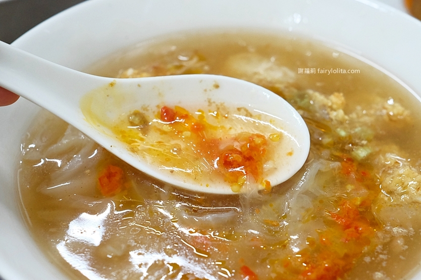 仁傑土魠魚羹。每日狂銷上百碗，店家一開就客滿，隱身藏巷弄、這家只有在地人才知道！ @蹦啾♥謝蘿莉 La vie heureuse