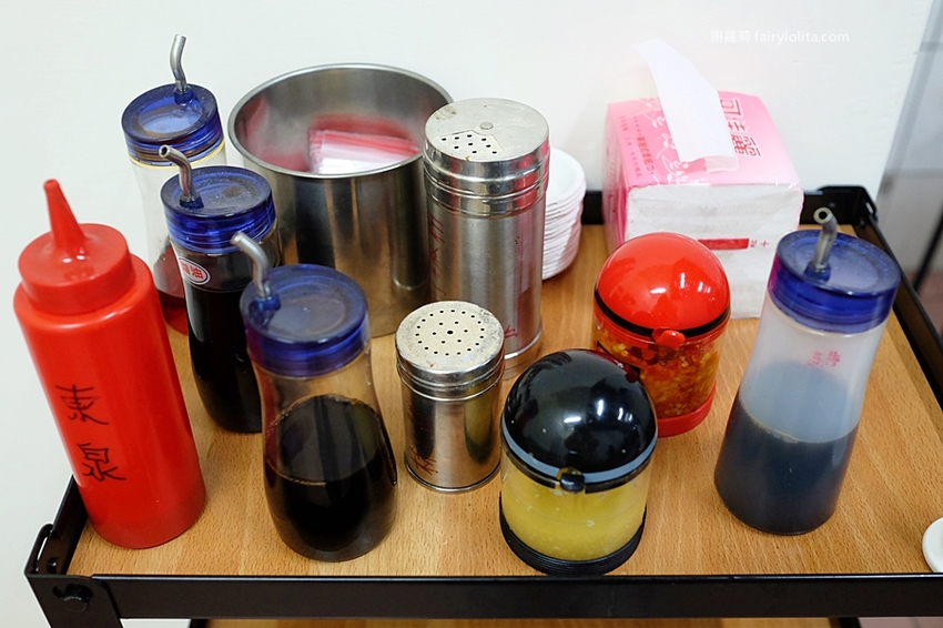 仁傑土魠魚羹。每日狂銷上百碗，店家一開就客滿，隱身藏巷弄、這家只有在地人才知道！ @蹦啾♥謝蘿莉 La vie heureuse