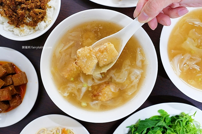 仁傑土魠魚羹。每日狂銷上百碗，店家一開就客滿，隱身藏巷弄、這家只有在地人才知道！ @蹦啾♥謝蘿莉 La vie heureuse