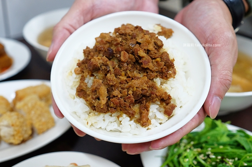 仁傑土魠魚羹。每日狂銷上百碗，店家一開就客滿，隱身藏巷弄、這家只有在地人才知道！ @蹦啾♥謝蘿莉 La vie heureuse