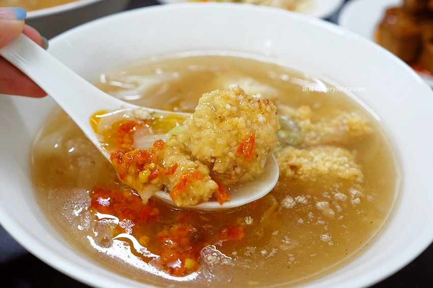 仁傑土魠魚羹。每日狂銷上百碗，店家一開就客滿，隱身藏巷弄、這家只有在地人才知道！ @蹦啾♥謝蘿莉 La vie heureuse