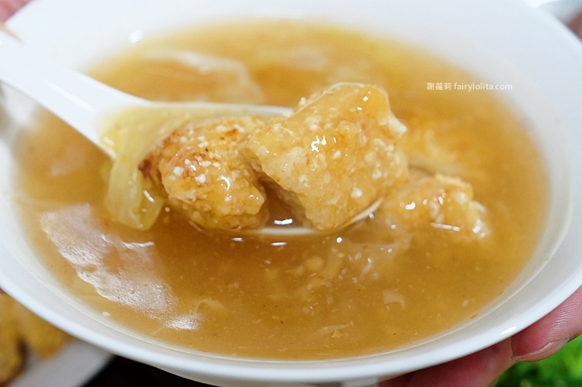 仁傑土魠魚羹。每日狂銷上百碗，店家一開就客滿，隱身藏巷弄、這家只有在地人才知道！ @蹦啾♥謝蘿莉 La vie heureuse