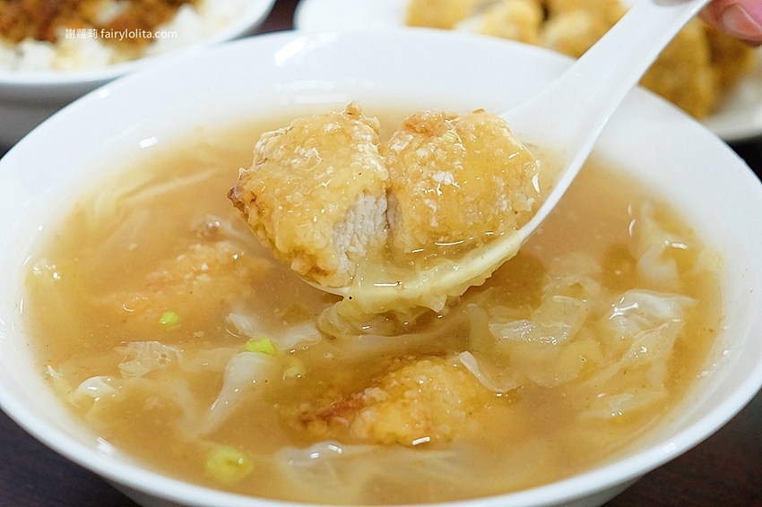 仁傑土魠魚羹。每日狂銷上百碗，店家一開就客滿，隱身藏巷弄、這家只有在地人才知道！ @蹦啾♥謝蘿莉 La vie heureuse