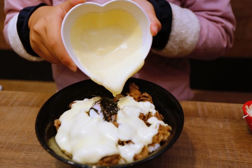 創意丼飯專賣店,平價丼飯,平民美食冠軍,新丼桃園中正店,桃園夜市,桃園美食,炸豬排,藝文特區美食,超人氣 @VIVIYU小世界