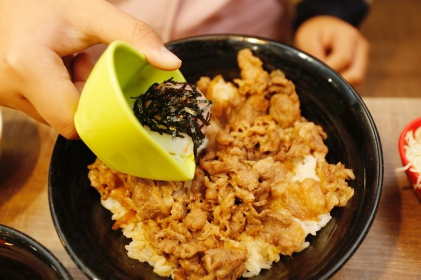 創意丼飯專賣店,平價丼飯,平民美食冠軍,新丼桃園中正店,桃園夜市,桃園美食,炸豬排,藝文特區美食,超人氣 @VIVIYU小世界