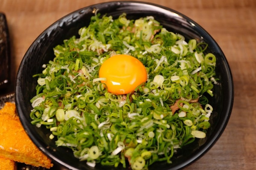 創意丼飯專賣店,平價丼飯,平民美食冠軍,新丼桃園中正店,桃園夜市,桃園美食,炸豬排,藝文特區美食,超人氣 @VIVIYU小世界