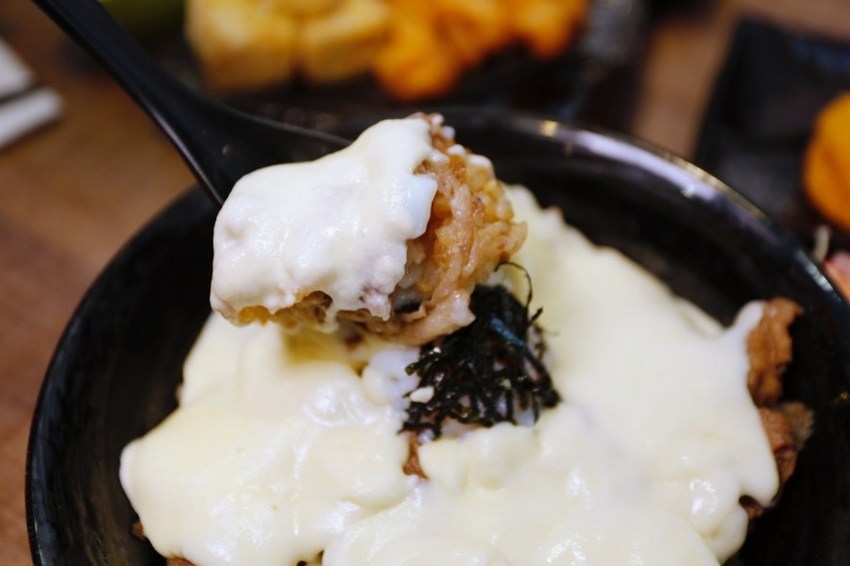 創意丼飯專賣店,平價丼飯,平民美食冠軍,新丼桃園中正店,桃園夜市,桃園美食,炸豬排,藝文特區美食,超人氣 @VIVIYU小世界