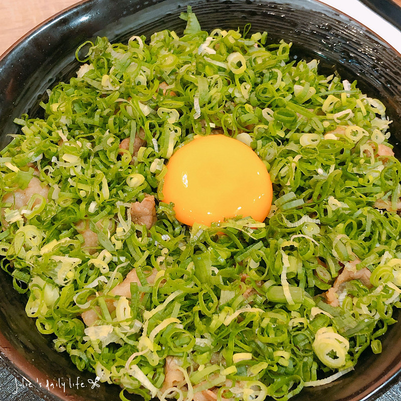 丼飯,味增湯,單點,外送,套餐,平價丼飯,新丼,新丼桃園,桃園中正店,桃園市,炸物,起司瀑布 @跟著Julie一起走吧