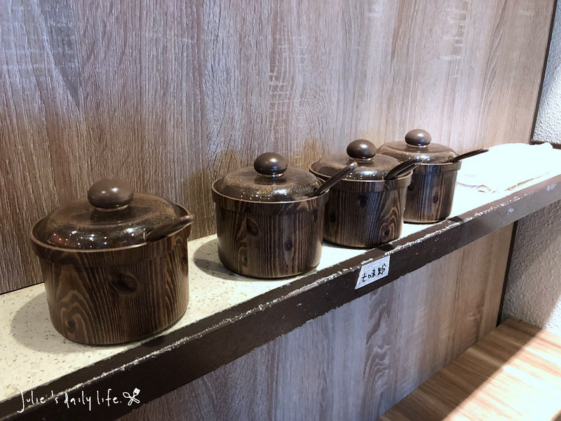 丼飯,味增湯,單點,外送,套餐,平價丼飯,新丼,新丼桃園,桃園中正店,桃園市,炸物,起司瀑布 @跟著Julie一起走吧