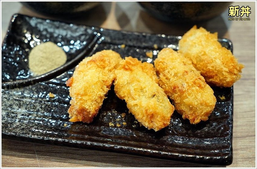 【桃園美食】新丼．超過20種創意丼飯，湯、飯、高麗菜絲免費吃到飽!