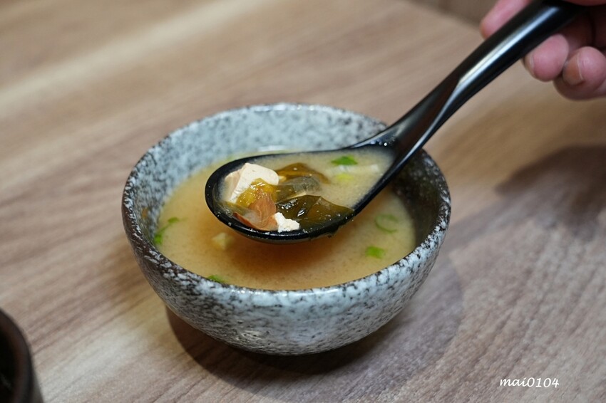 桃園美食｜新丼創意丼飯專賣～多達20多種丼飯選擇，提供麥茶、