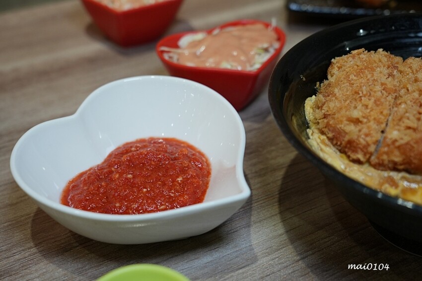 桃園美食｜新丼創意丼飯專賣～多達20多種丼飯選擇，提供麥茶、