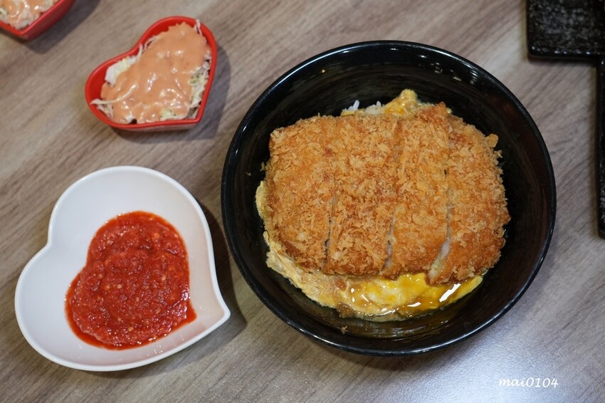 桃園美食｜新丼創意丼飯專賣～多達20多種丼飯選擇，提供麥茶、