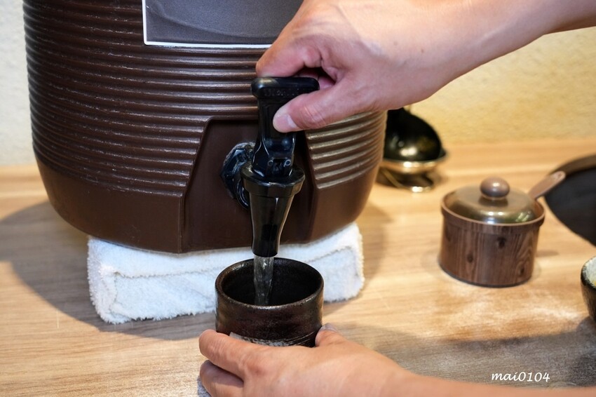 桃園美食｜新丼創意丼飯專賣～多達20多種丼飯選擇，提供麥茶、