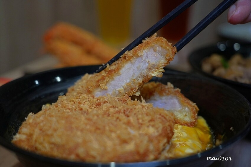 桃園美食｜新丼創意丼飯專賣～多達20多種丼飯選擇，提供麥茶、