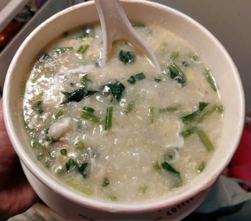 新北市蘆洲區美食推薦原味廣東粥 原味廣東粥 蘆洲長安街招牌廣東粥 吻仔魚粥 吃粥配東山鴨頭才是王道 Walkerland Taipeiwalker Japanwalker Walkerland